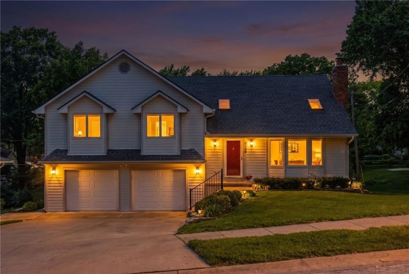 5308 N Wyandotte St, Gladstone, MO 64118