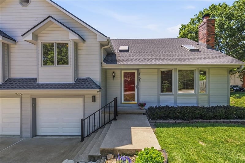 5308 N Wyandotte St, Gladstone, MO 64118
