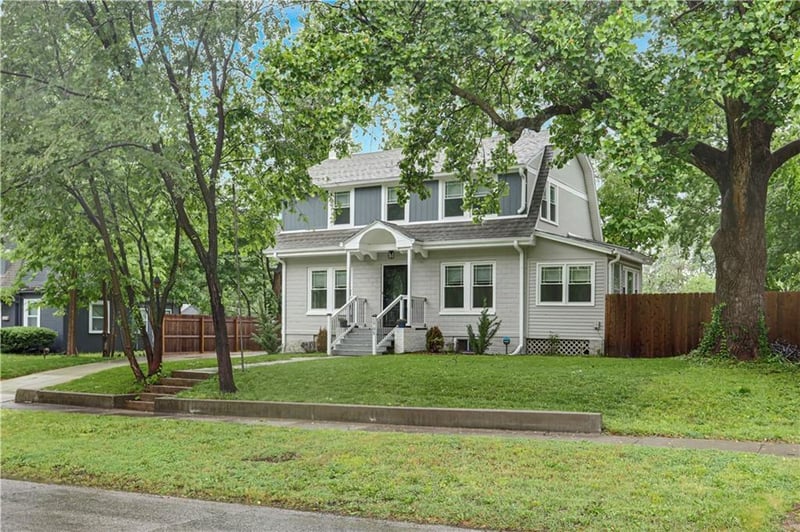 1705 Walnut St, Blue Springs, MO 64015