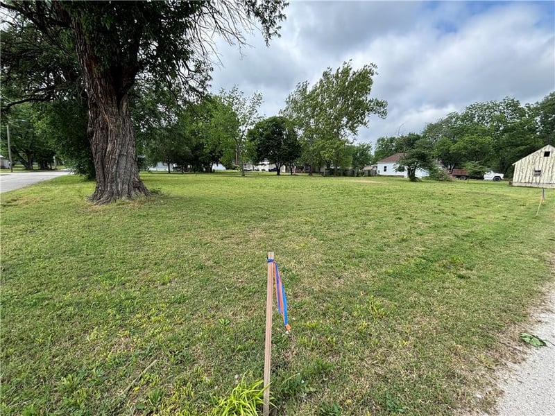 422 -428 3rd St, Cherryvale, KS 67335