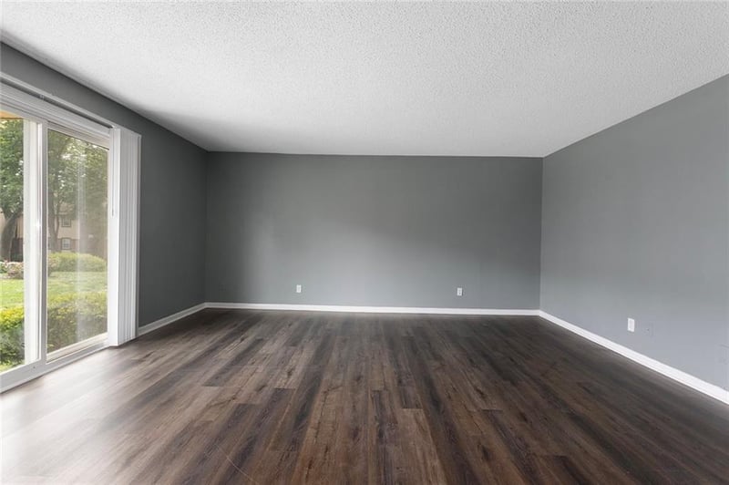 6208 Robinson St #1, Overland Park, KS 66202