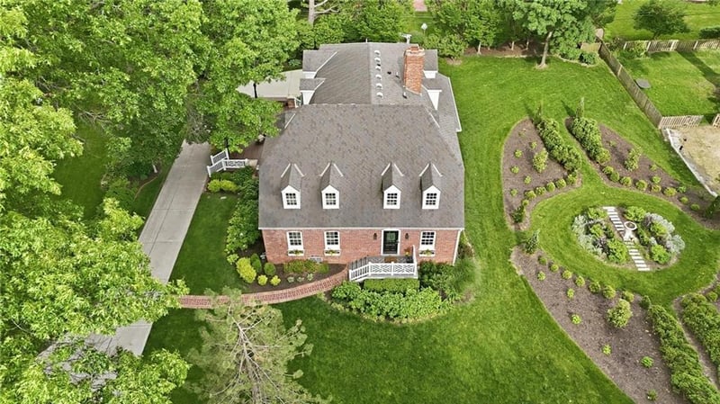 6809 Cedar St, Prairie Village, KS 66208