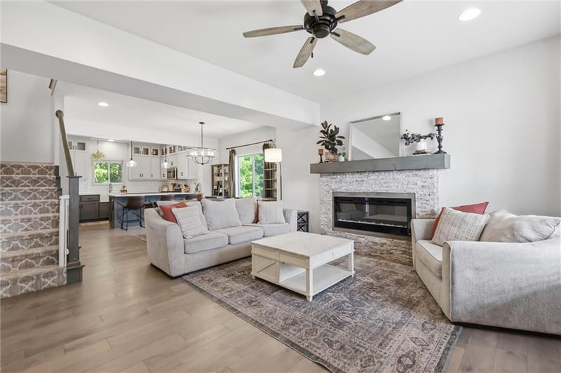 295 Fawn Ln, Liberty, MO 64068