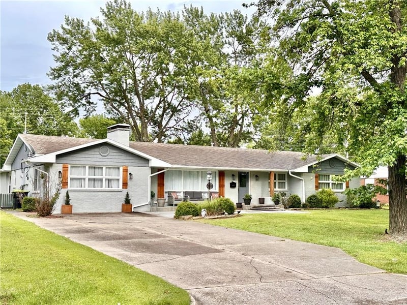 1507 S Main St S, El Dorado Springs, MO 64744