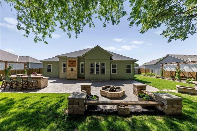 21301 Noble St, Spring Hill, KS 66083