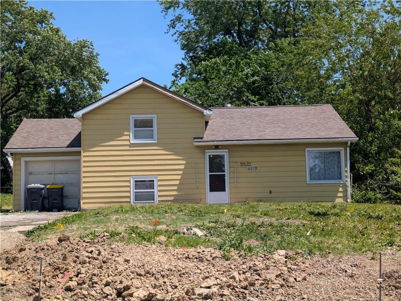 4417 Oak Trafficway, Kansas City, MO 64116