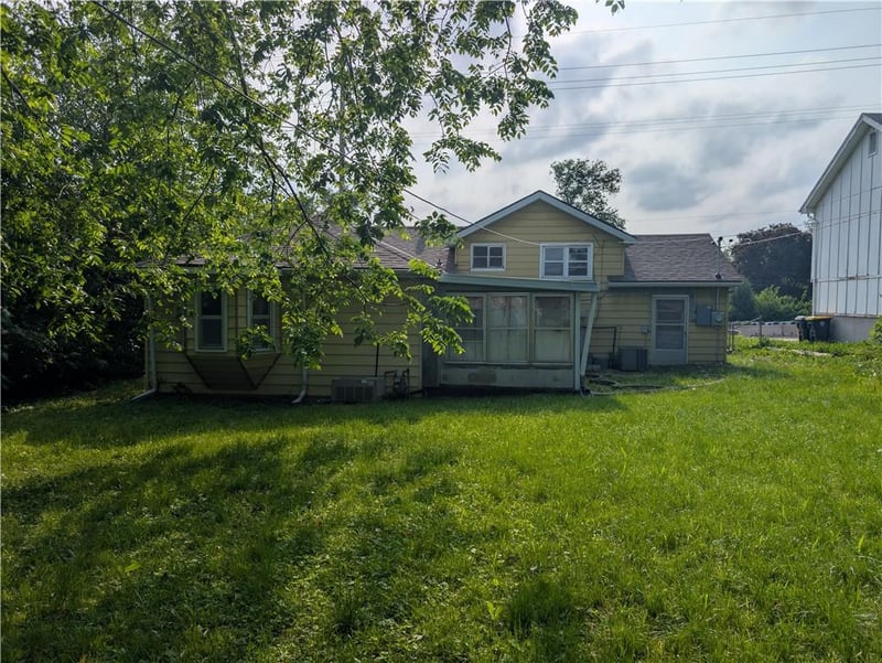 4417 Oak Trafficway, Kansas City, MO 64116