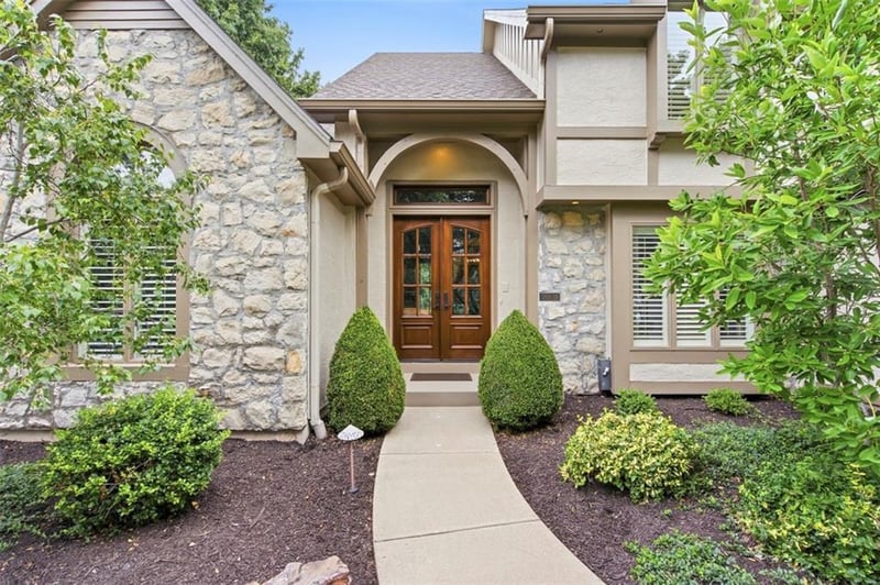 3604 W 129th St, Leawood, KS 66209