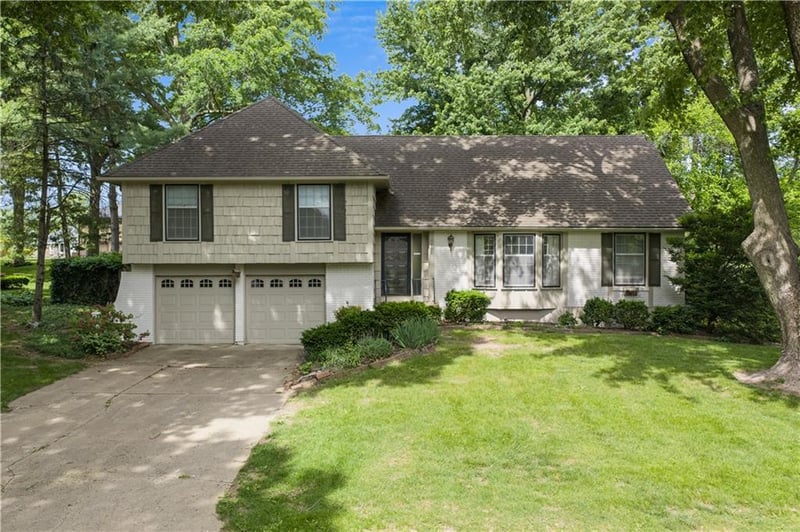 1705 1st St, Blue Springs, MO 64014