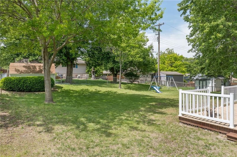 2316 Cougar Rd, St Joseph, MO 64506