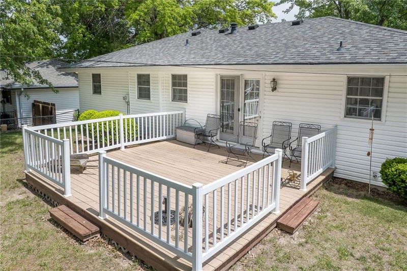 2316 Cougar Rd, St Joseph, MO 64506