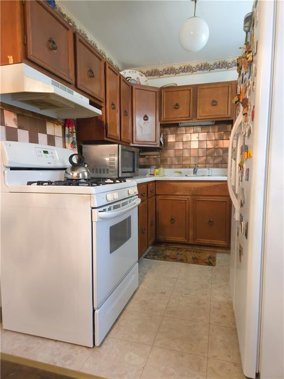 4633 Lawn Ave, Kansas City, MO 64130