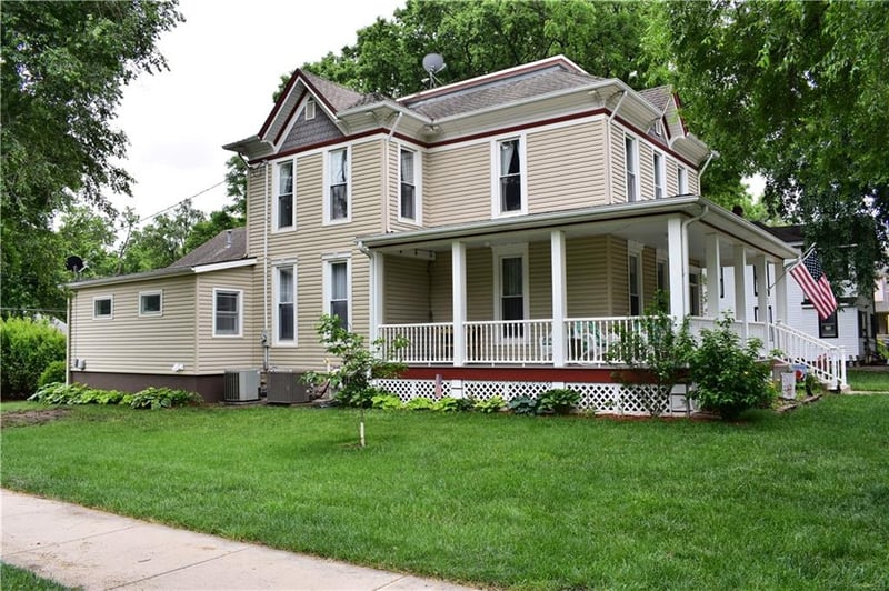 703 Cedar St, Ottawa, KS 66067
