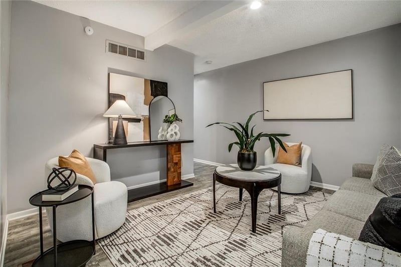 4625 Bell St, Kansas City, MO 64112