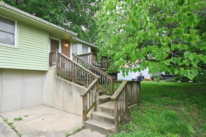 10526 Walnut St, Kansas City, MO 64155