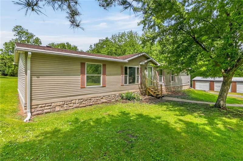 2810 Ajax Rd, St Joseph, MO 64503