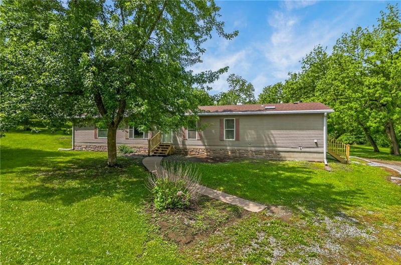 2810 Ajax Rd, St Joseph, MO 64503