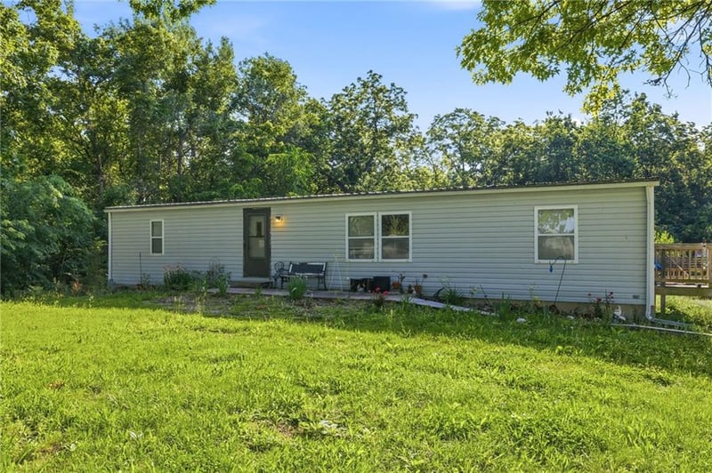 22207 Excelsior Rd, Harrisonville, MO 64701