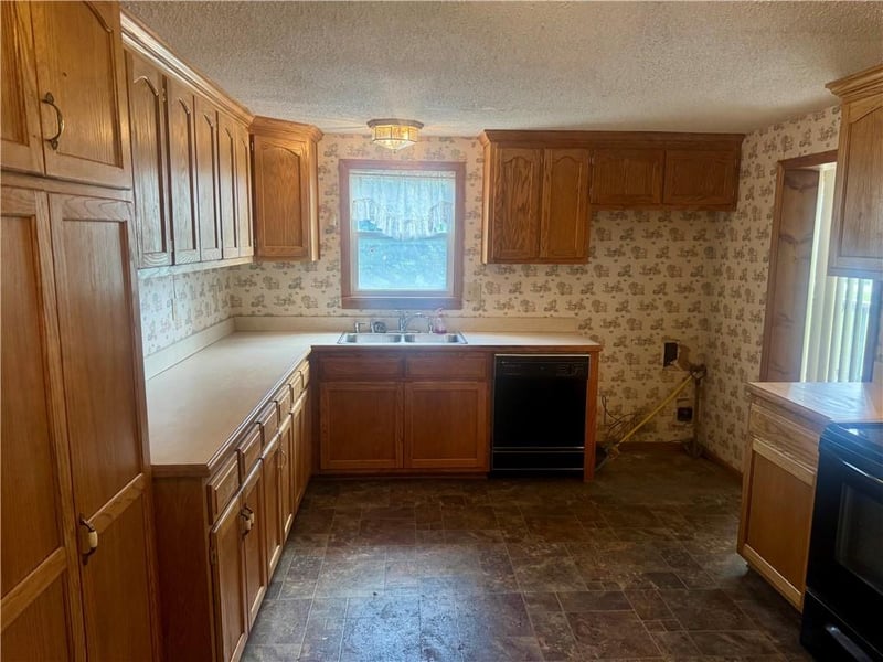 22207 Excelsior Rd, Harrisonville, MO 64701
