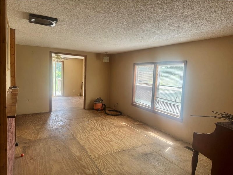 22207 Excelsior Rd, Harrisonville, MO 64701