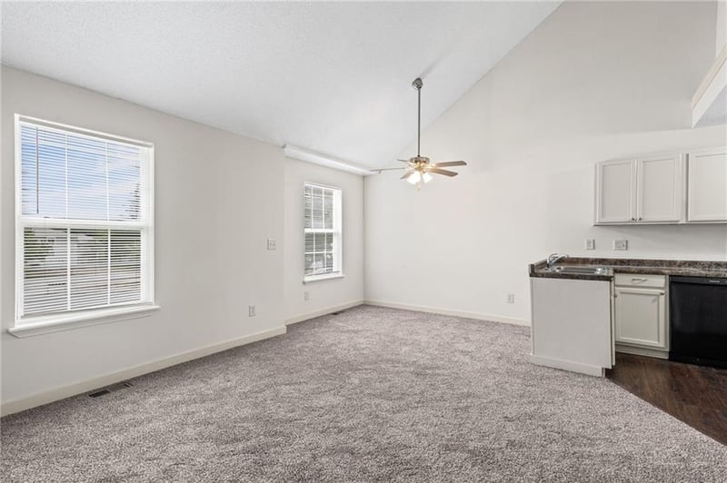 8644-8646 NW Waukomis Dr, Kansas City, MO 64154