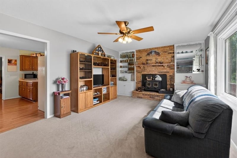 24960 Earnest Rd, Osawatomie, KS 66064