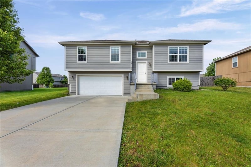 17188 Kill Creek Rd, Gardner, KS 66030
