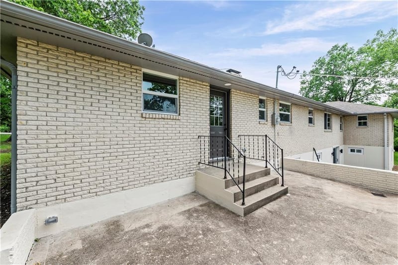 6504 Valley View St, Kansas City, MO 64152