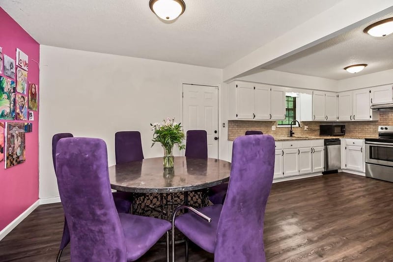 4008 S Colonial Dr, Independence, MO 64055