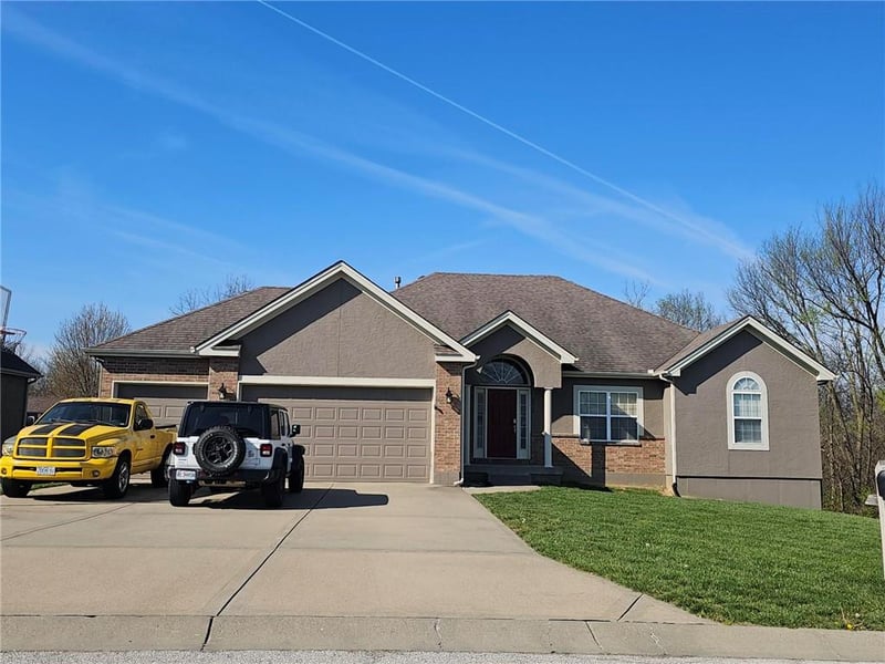 2014 Concord Dr, Independence, MO 64058