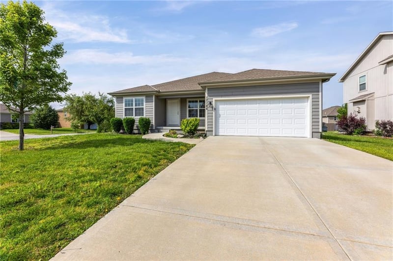 17186 Pratt St, Gardner, KS 66030