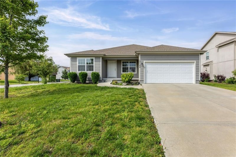 17186 Pratt St, Gardner, KS 66030