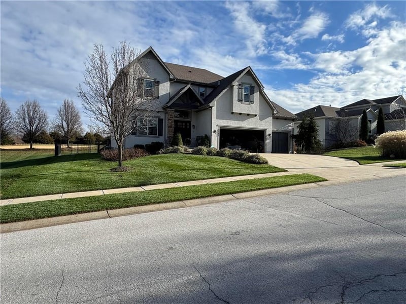 4209 141st St, Basehor, KS 66007
