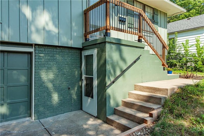 1334 Main St, Independence, MO 64055