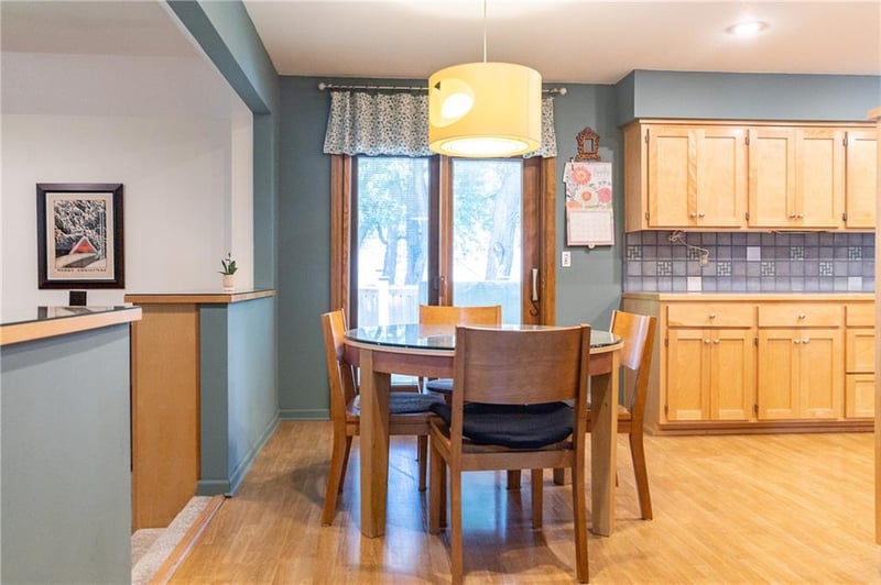 7906 Alden Ln, Lenexa, KS 66215