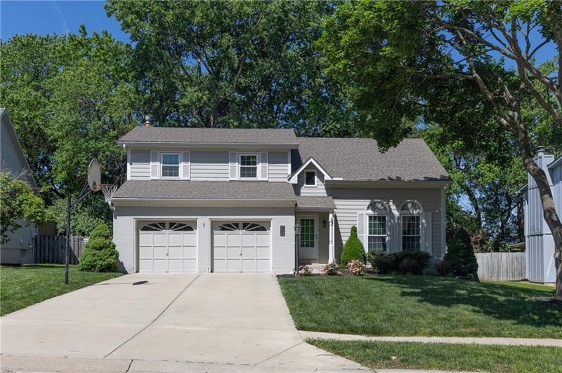 7906 Alden Ln, Lenexa, KS 66215