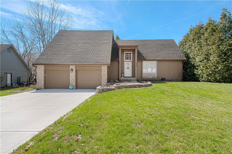 525 E 129th Ter, Kansas City, MO 64145