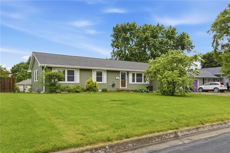 506 South Dr, Marshall, MO 65340