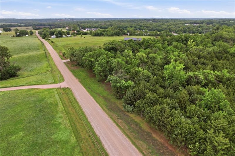 00000 Mitchell Rd, Tonganoxie, KS 66086