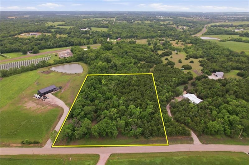 00000 Mitchell Rd, Tonganoxie, KS 66086