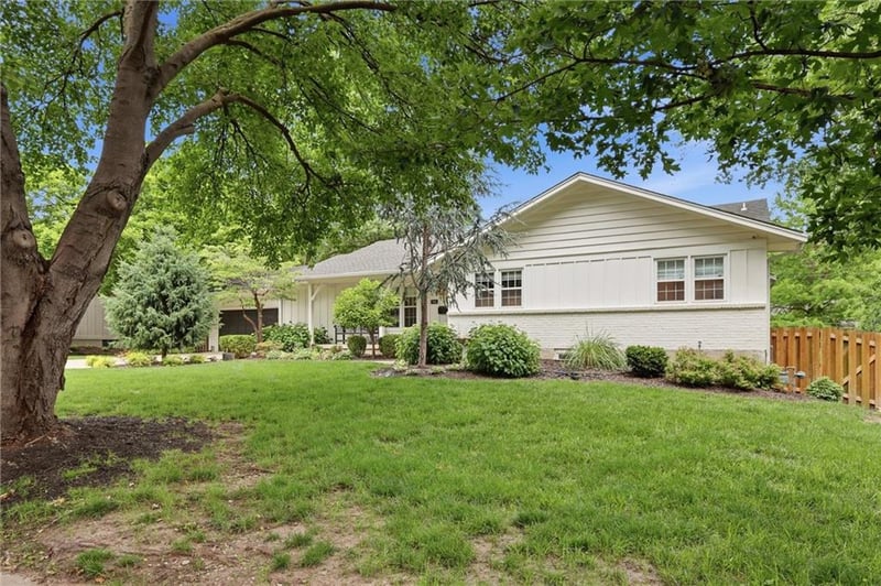 9531 Catalina St, Overland Park, KS 66207