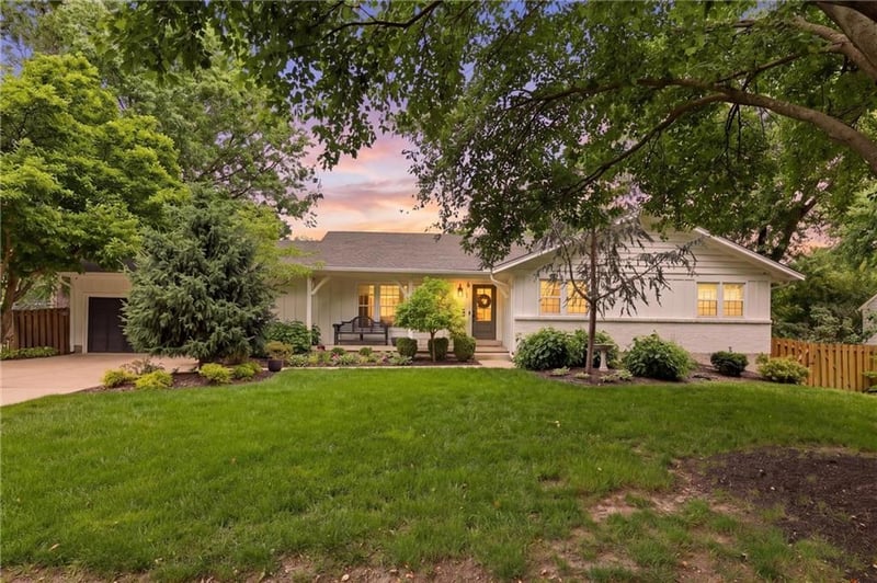 9531 Catalina St, Overland Park, KS 66207