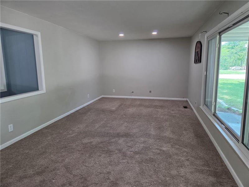 914 Fairlane Dr, Chillicothe, MO 64601