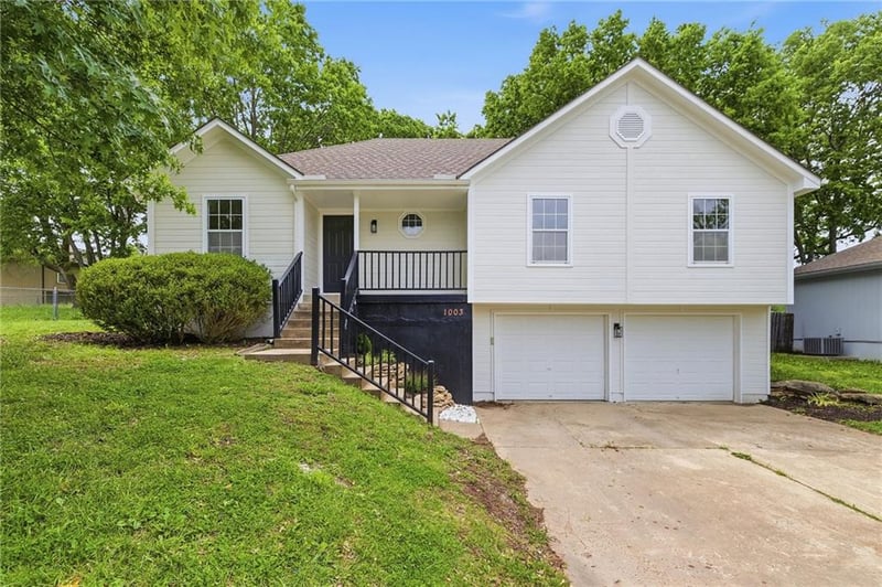 1003 Lincoln St, Pleasant Hill, MO 64080