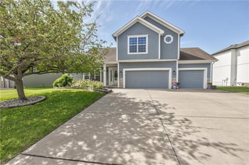4605 NE 105th St, Kansas City, MO 64156