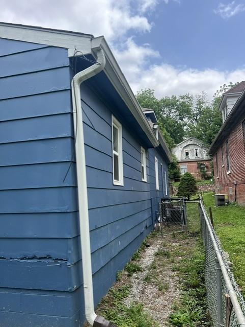 1328 12th St, St Joseph, MO 64501