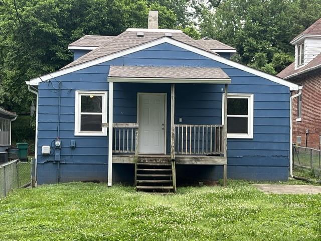 1328 12th St, St Joseph, MO 64501