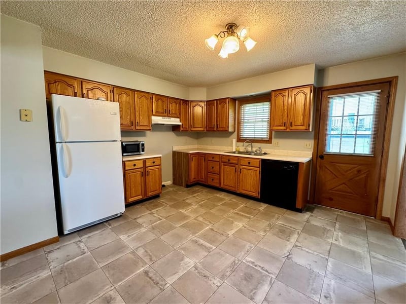 614 Torrance St, Maryville, MO 64468