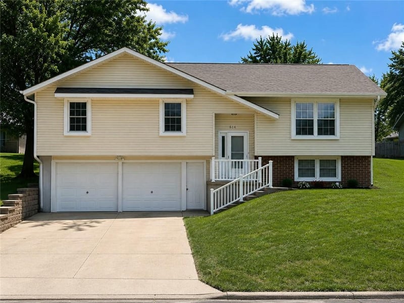 614 Torrance St, Maryville, MO 64468