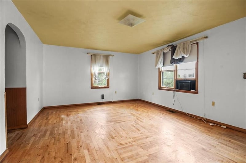 1839 Poplar St, Lexington, MO 64067
